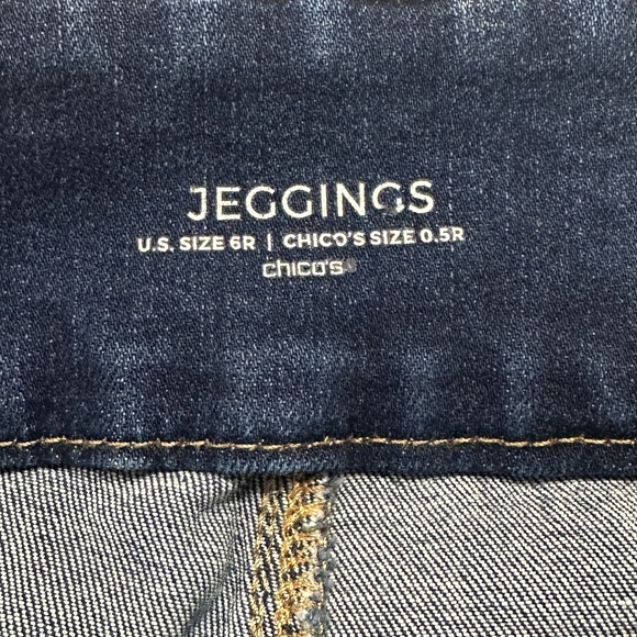 **CHICO'S* Dark Wash Jeggings Size 0.5 (6) - Picture 6 of 7